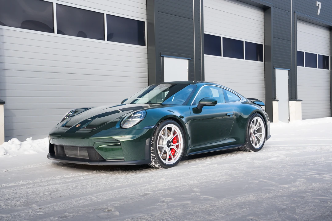 2025 Porsche 992 GT3 - Image 29 of 31