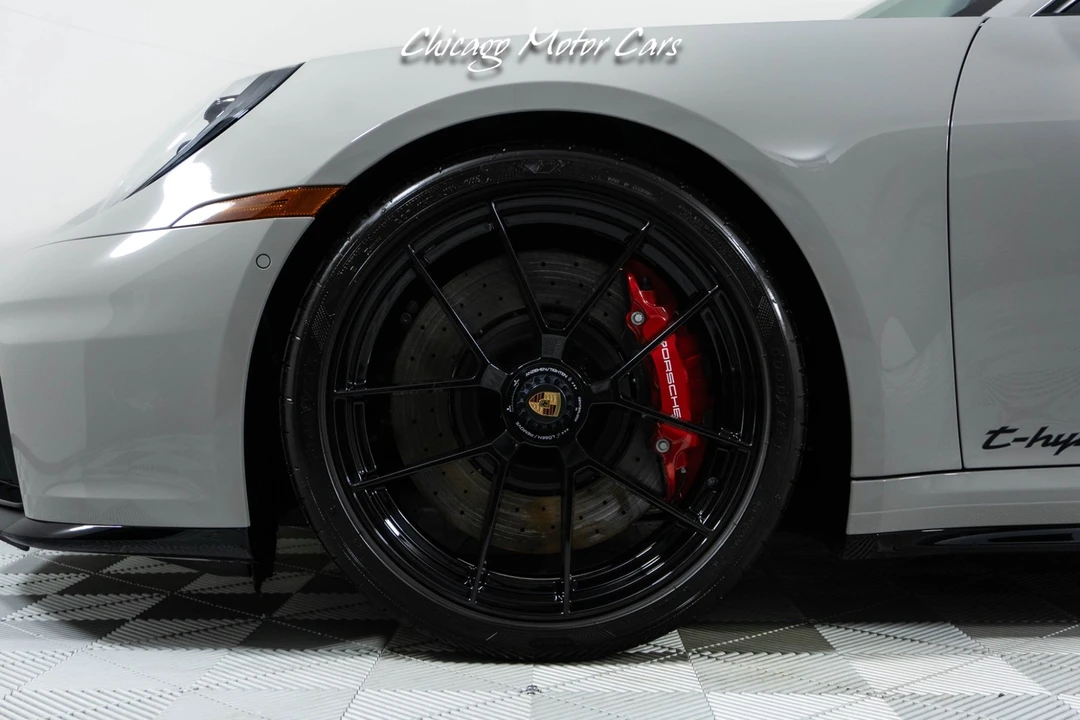 2025 Porsche 911 - Image 4 of 31