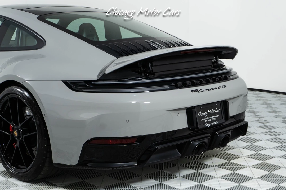 2025 Porsche 911 - Image 17 of 31