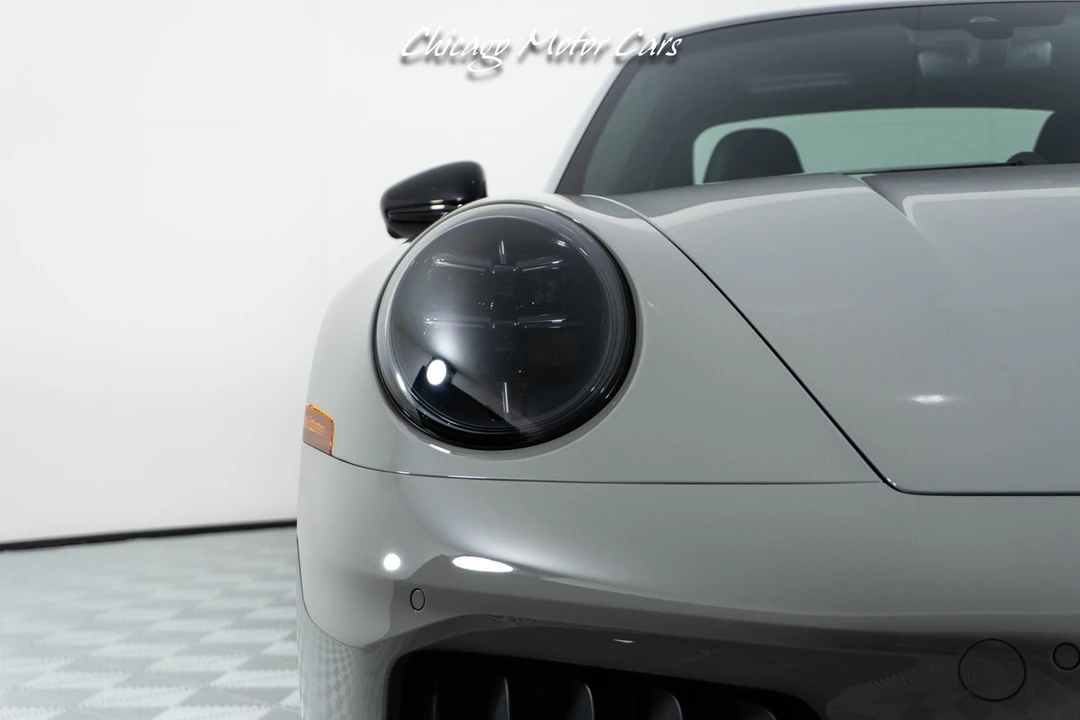 2025 Porsche 911 - Image 7 of 31