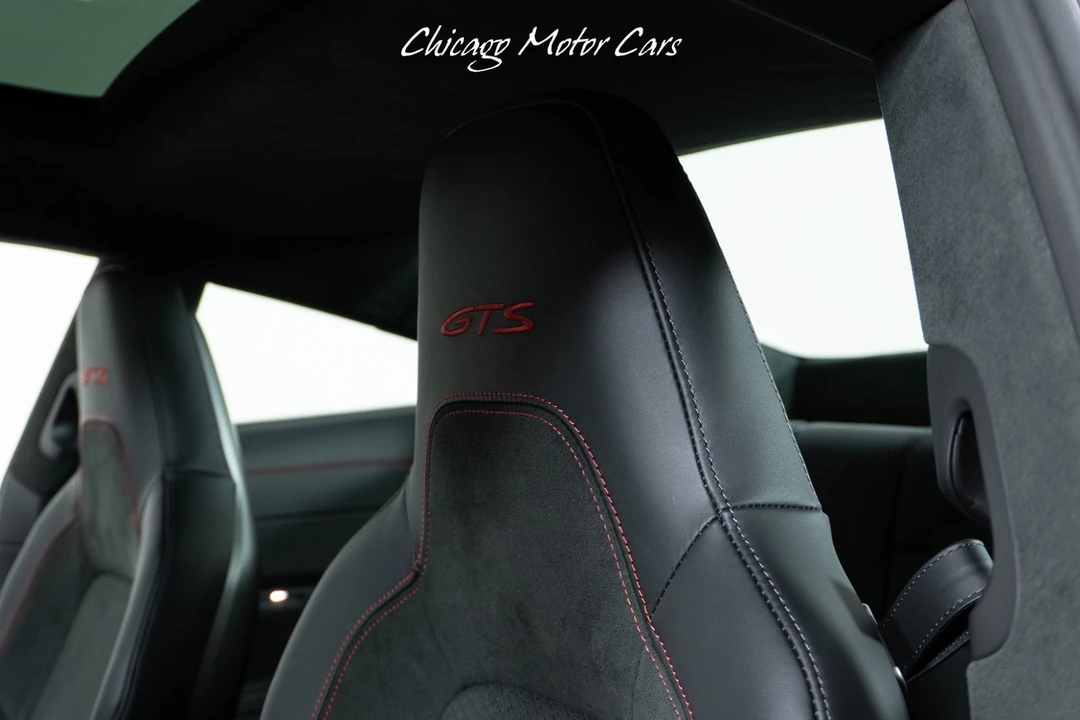 2025 Porsche 911 - Image 27 of 31