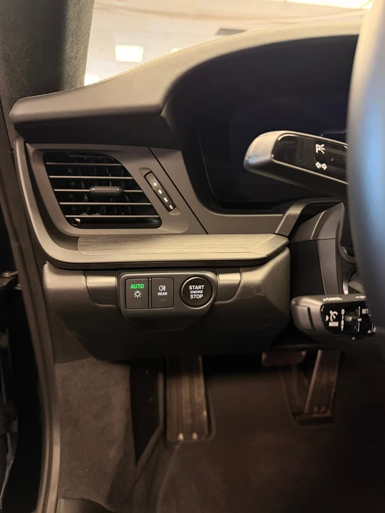 2025 Porsche 992 Carrera GTS - Image 19 of 29