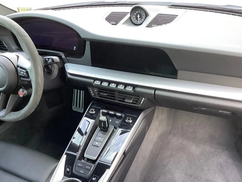 2025 Porsche 992 Carrera - Image 18 of 21
