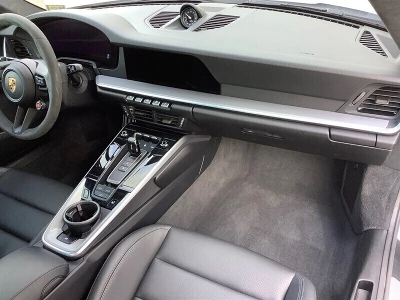 2025 Porsche 992 Carrera - Image 17 of 21
