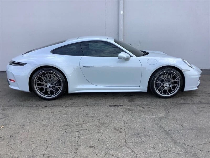 2025 Porsche 992 Carrera - Image 4 of 21
