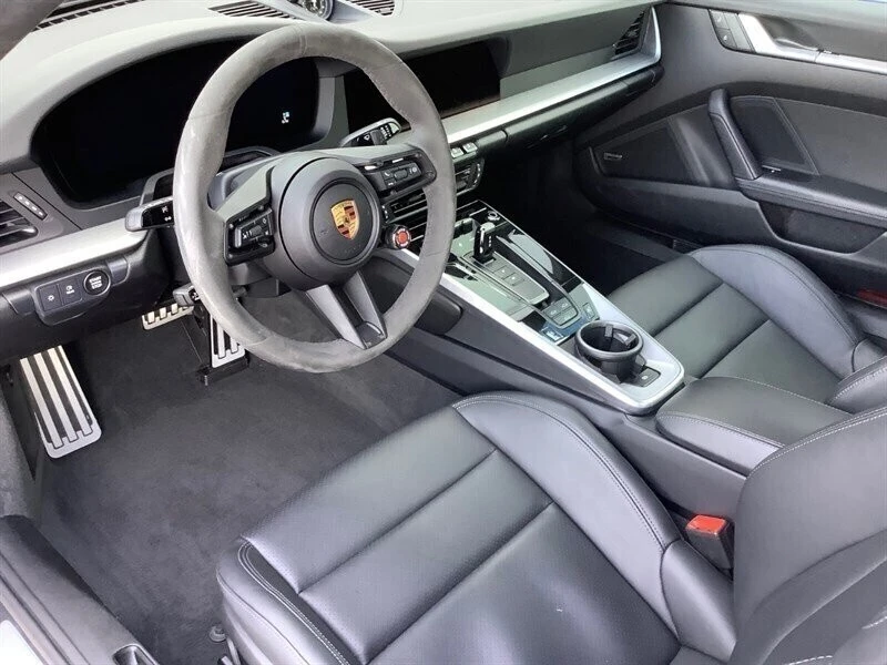 2025 Porsche 992 Carrera - Image 16 of 21