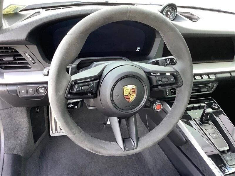 2025 Porsche 992 Carrera - Image 15 of 21