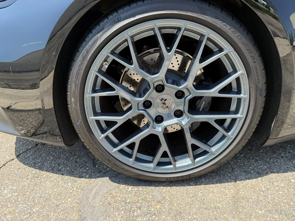 2025 Porsche 992 Carrera - Image 12 of 31