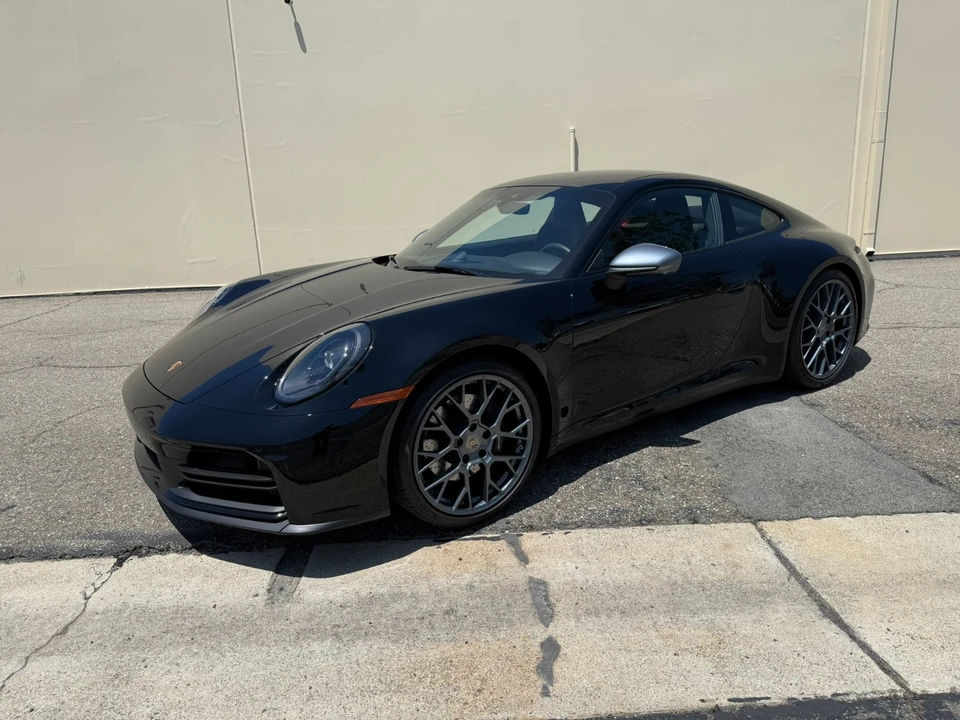 2025 Porsche 992 Carrera - Image 2 of 31