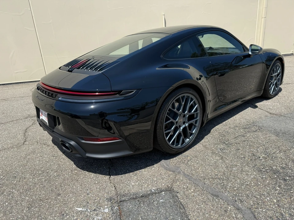2025 Porsche 992 Carrera - Image 10 of 31