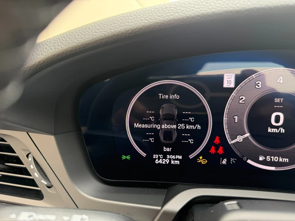 2025 Porsche 992 Carrera - Image 19 of 31