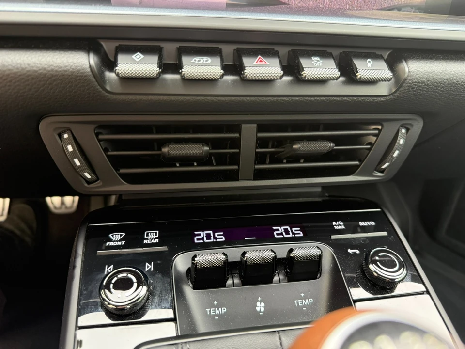 2025 Porsche 992 Carrera - Image 26 of 31