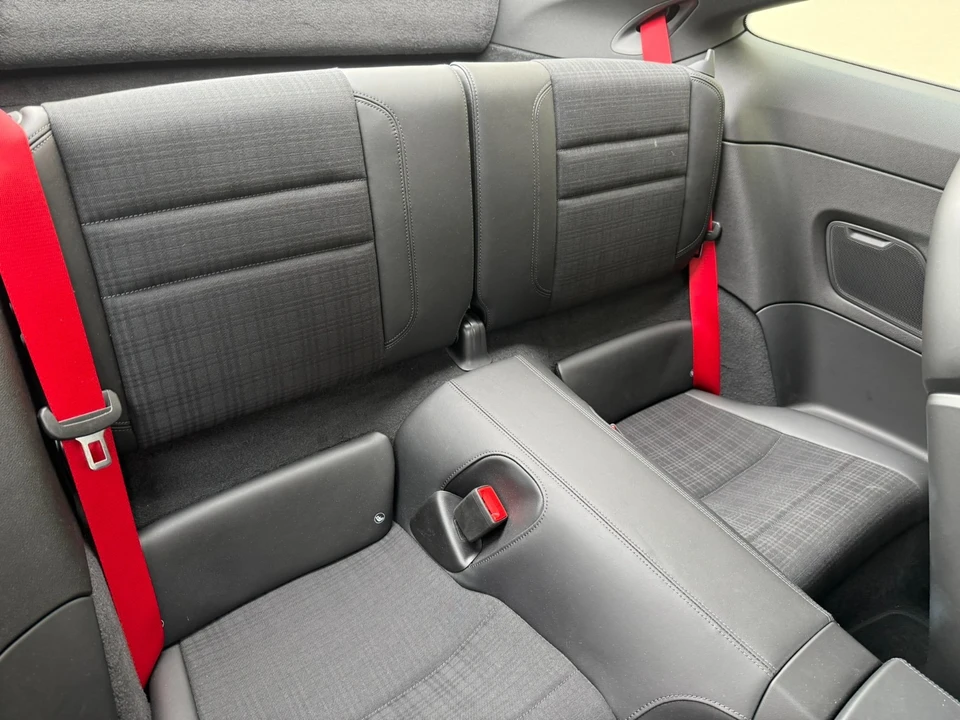 2025 Porsche 992 Carrera - Image 23 of 31