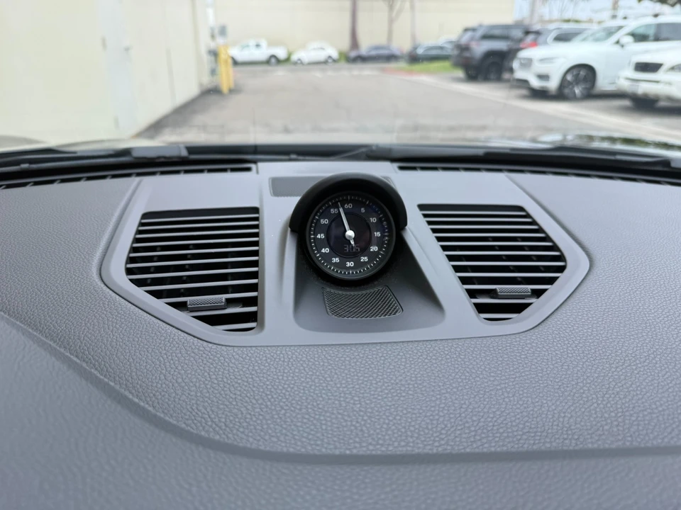 2025 Porsche 992 Carrera - Image 27 of 31