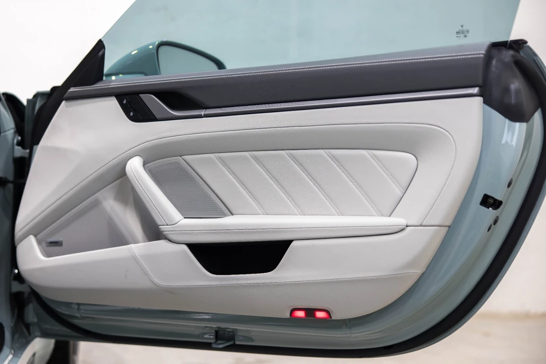 2025 Porsche 992 Carrera - Image 15 of 21
