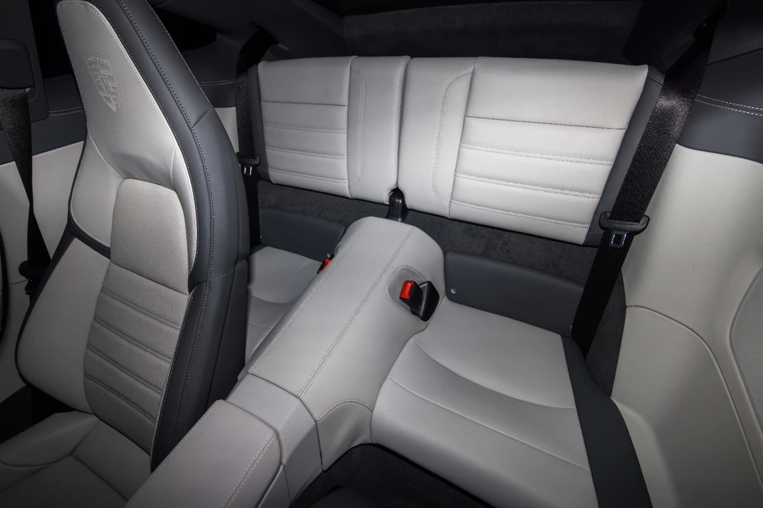 2025 Porsche 992 Carrera - Image 14 of 21