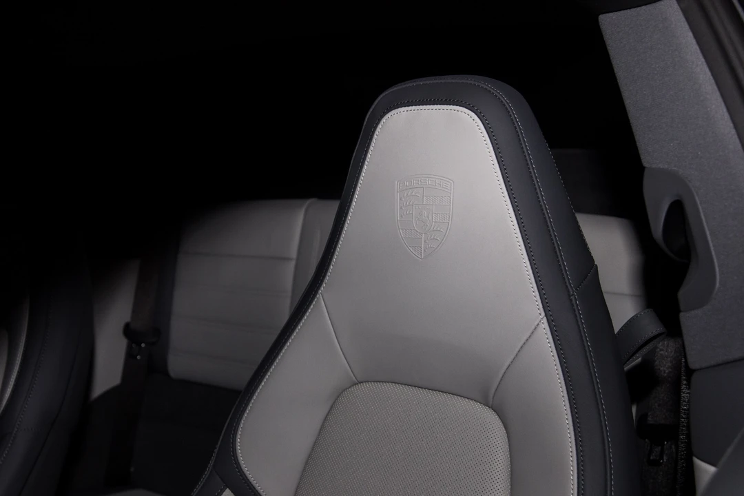 2025 Porsche 992 Carrera - Image 13 of 21