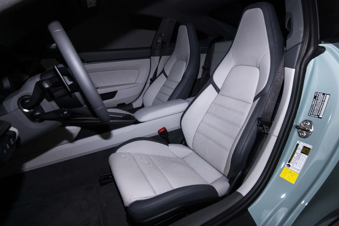 2025 Porsche 992 Carrera - Image 12 of 21