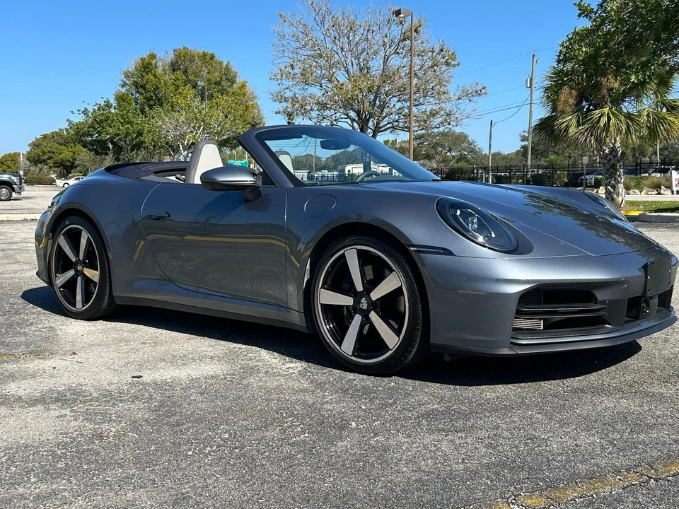 2025 Porsche 992 Carrera - Image 14 of 21