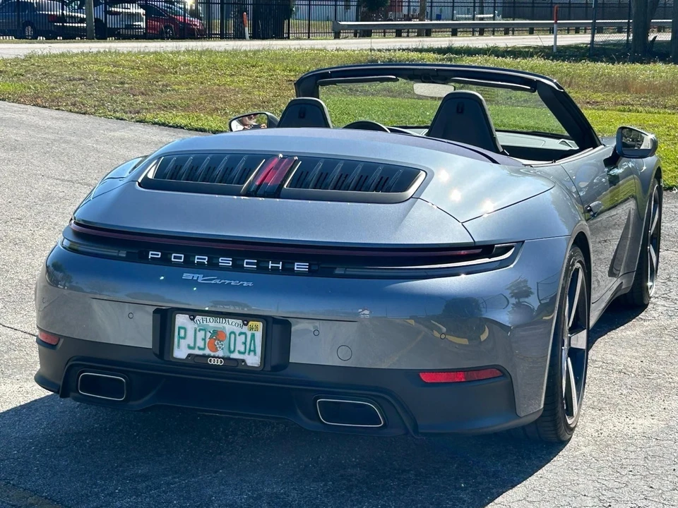 2025 Porsche 992 Carrera - Image 11 of 21