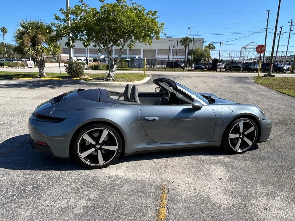 2025 Porsche 992 Carrera - Image 12 of 21