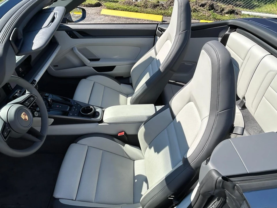 2025 Porsche 992 Carrera - Image 16 of 21
