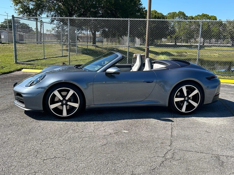 2025 Porsche 992 Carrera - Image 9 of 21