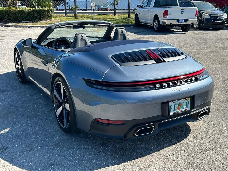 2025 Porsche 992 Carrera - Image 5 of 21