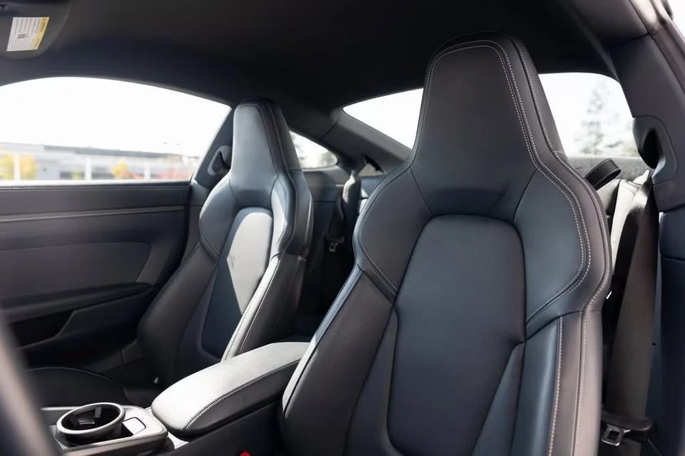 2025 Porsche 992 Carrera - Image 9 of 10