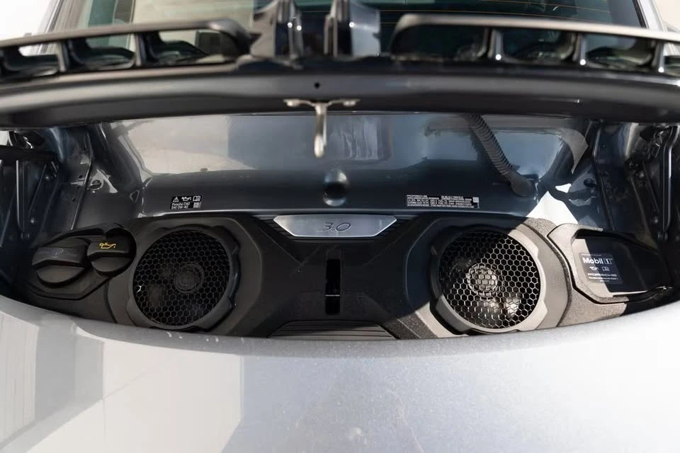 2025 Porsche 992 Carrera - Image 6 of 10