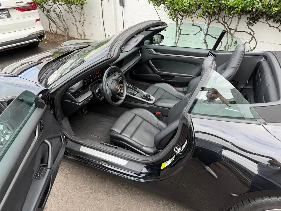 2025 Porsche 992 Carrera - Image 5 of 6