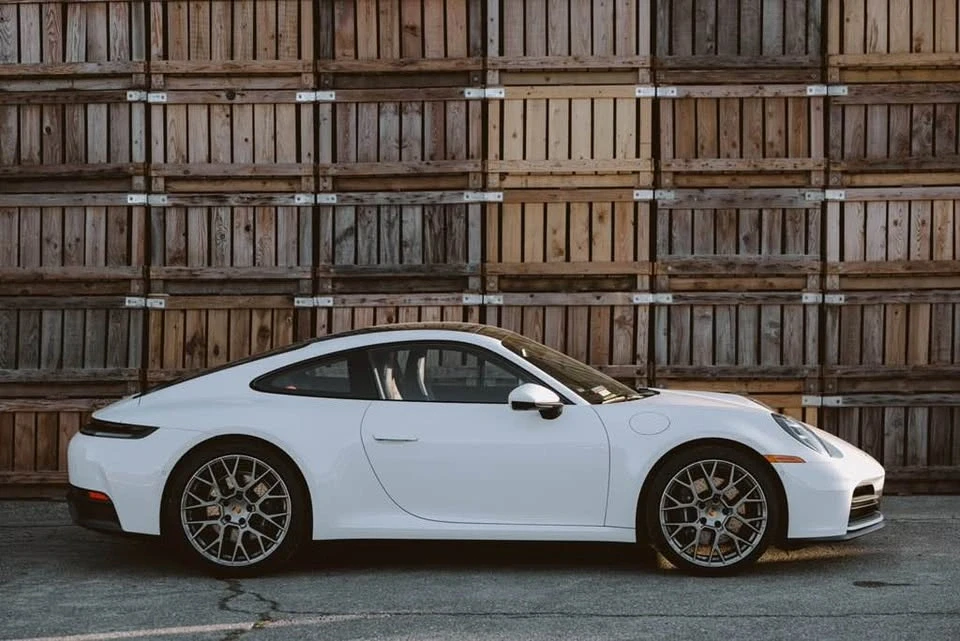 2025 Porsche 992 Carrera - Image 4 of 9