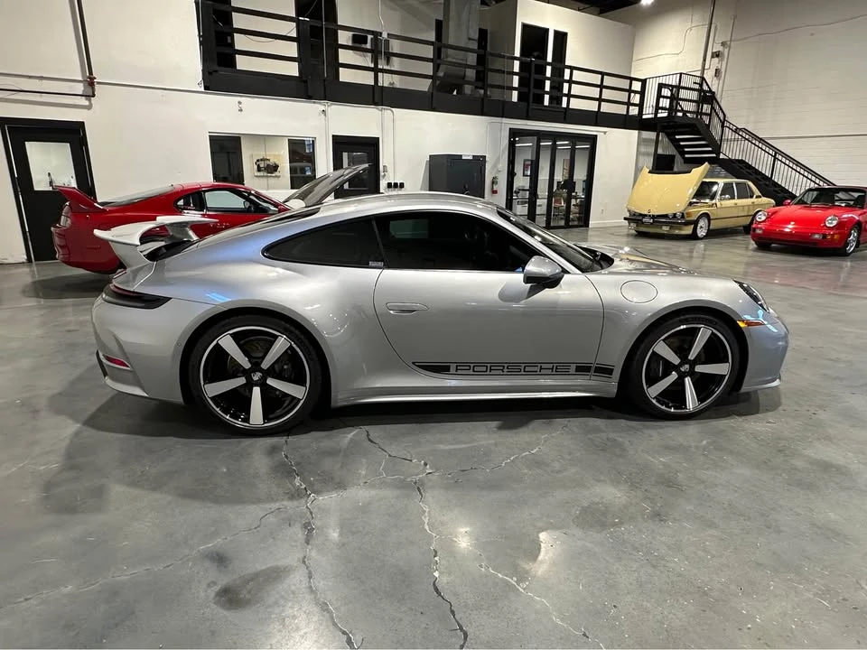 2025 Porsche 992 Carrera - Image 7 of 18