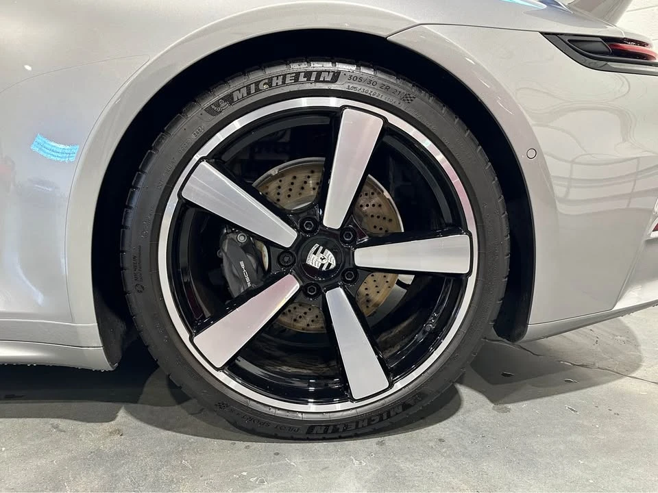 2025 Porsche 992 Carrera - Image 16 of 18