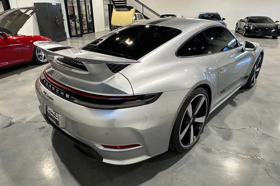 2025 Porsche 992 Carrera - Image 5 of 18