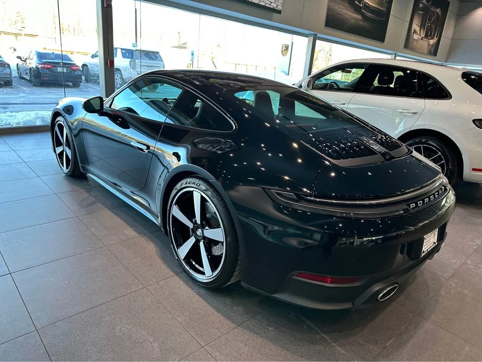 2025 Porsche 992 Carrera - Image 5 of 10