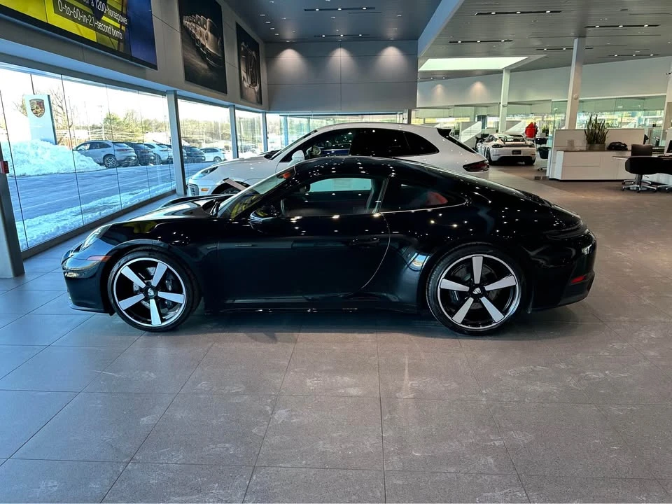 2025 Porsche 992 Carrera - Image 3 of 10
