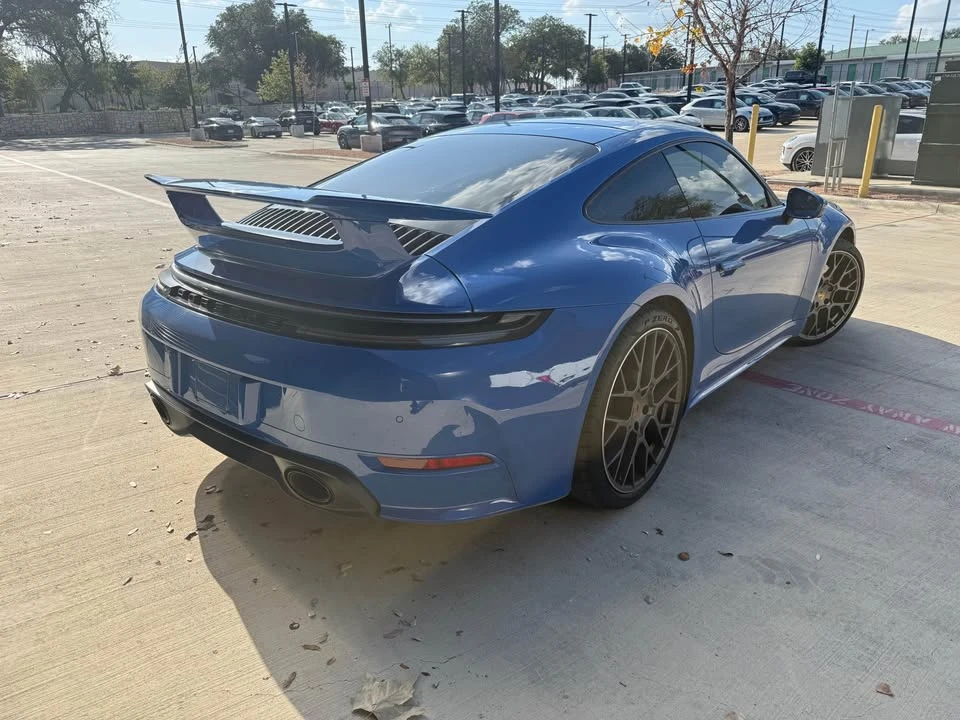 2025 Porsche 992 Carrera - Image 5 of 9