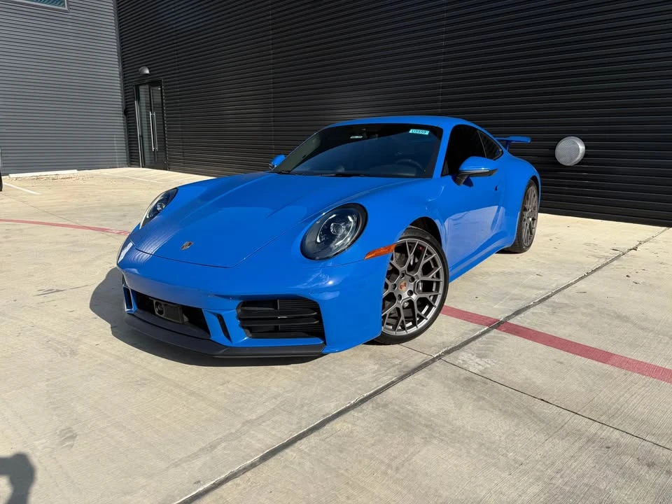 2025 Porsche 992 Carrera - Image 2 of 9