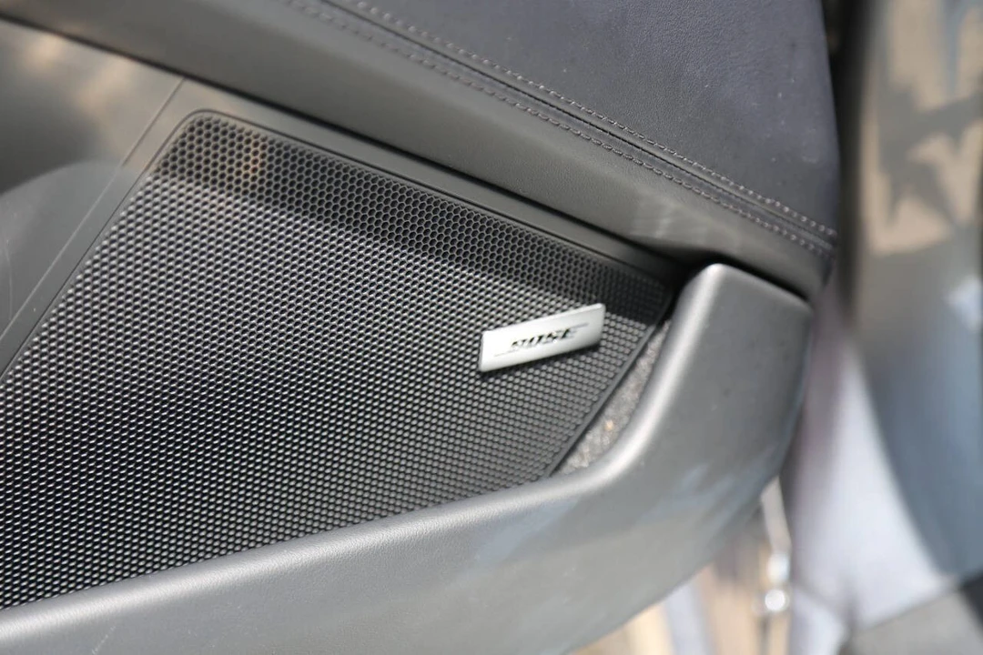 2025 Porsche 992 Carrera - Image 4 of 12