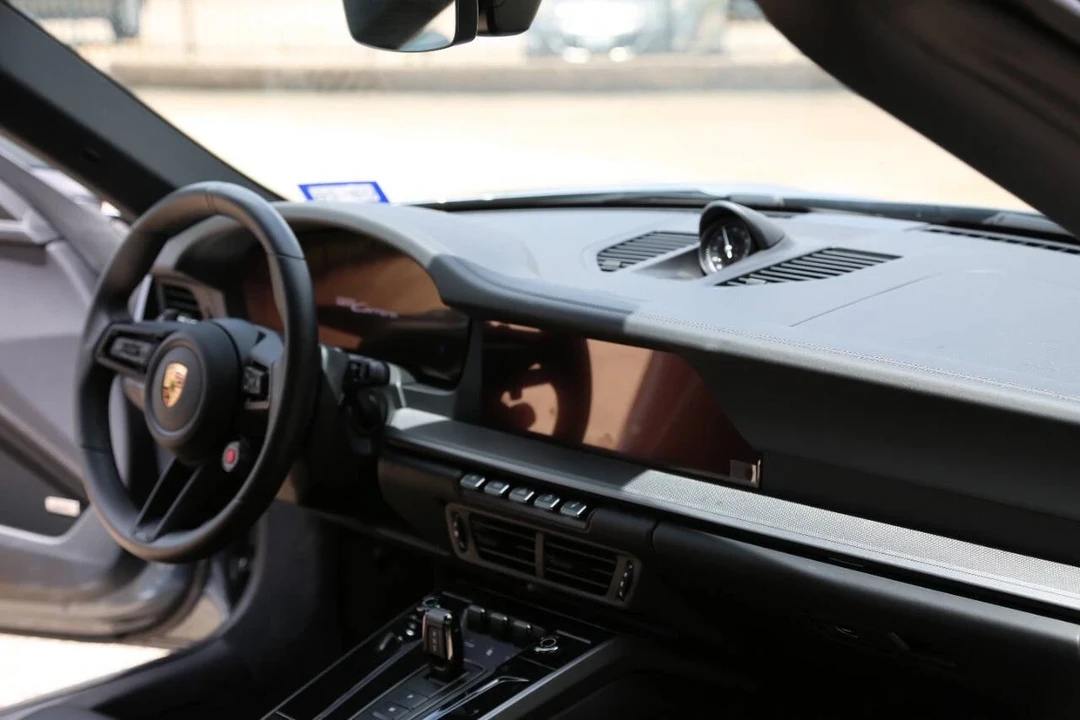 2025 Porsche 992 Carrera - Image 9 of 12
