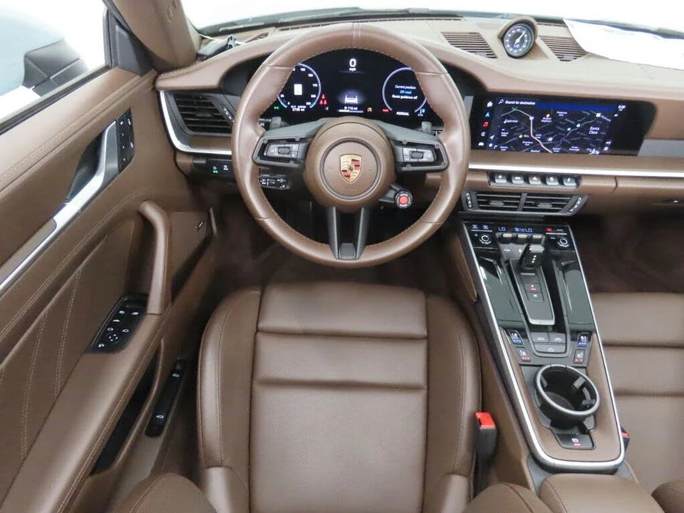 2025 Porsche 911 - Image 24 of 31