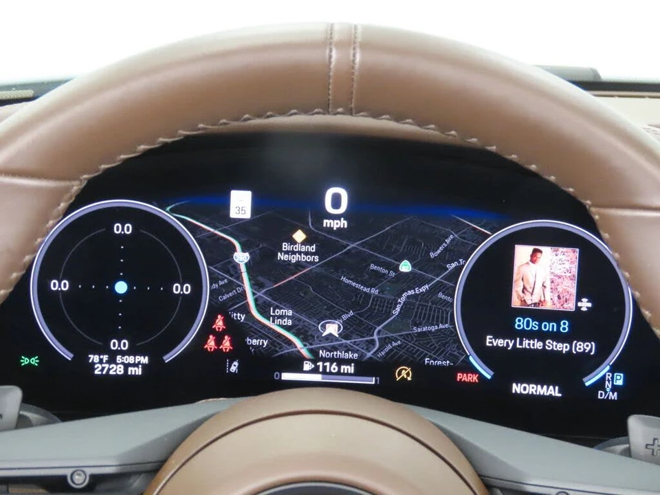 2025 Porsche 911 - Image 25 of 31