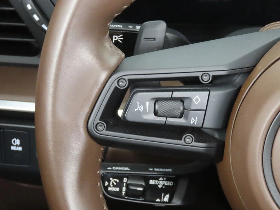 2025 Porsche 911 - Image 28 of 31