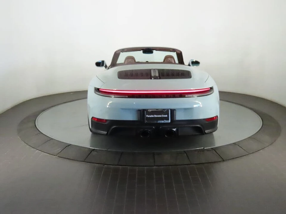 2025 Porsche 911 - Image 14 of 31