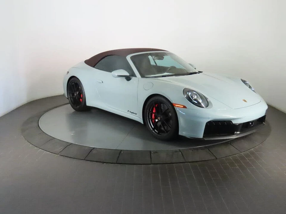 2025 Porsche 911 - Image 9 of 31