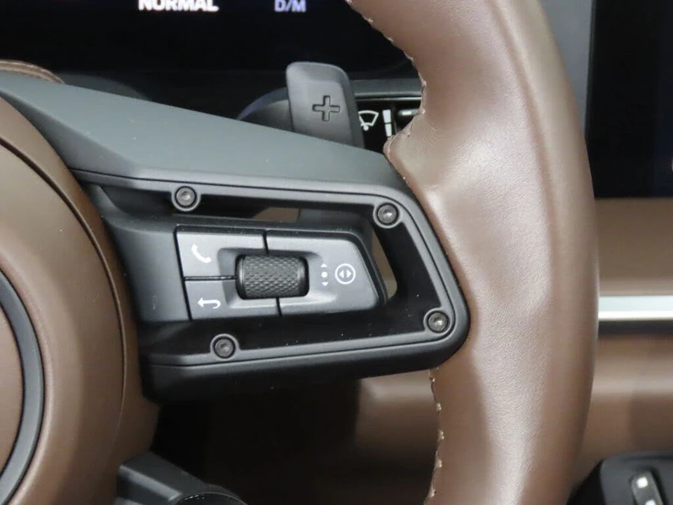 2025 Porsche 911 - Image 30 of 31