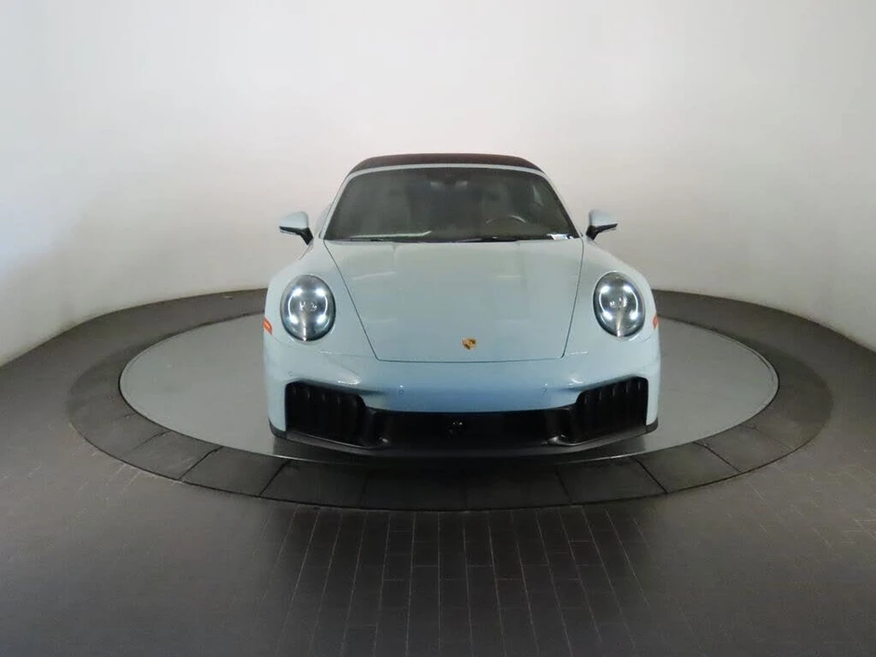 2025 Porsche 911 - Image 10 of 31