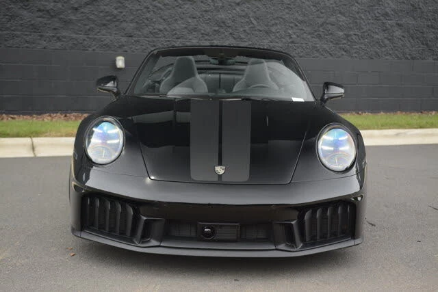 2025 Porsche 911 - Image 10 of 31