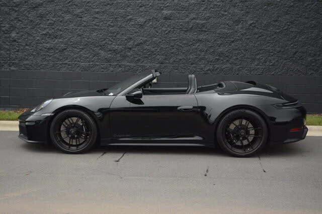 2025 Porsche 911 - Image 2 of 31